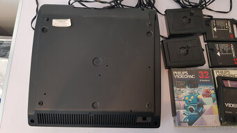 Philips Videopac G7000 (1978) – 4 hry, 2 joysticky + adaptér - 6