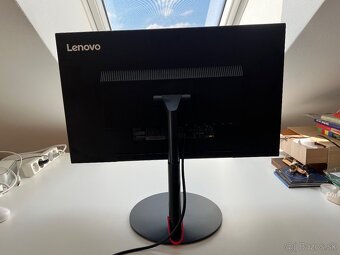 Monitor LENOVO 27" 2560 X 1440 - 6