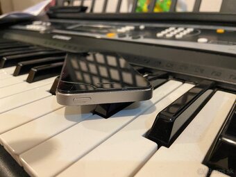 Predám tento iPhone 5s v super  stave,všetko funkčné... - 6