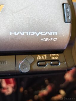 Predám Vdeokamera Sony HDR FX7 komplet aj krabica ajstatív - 6