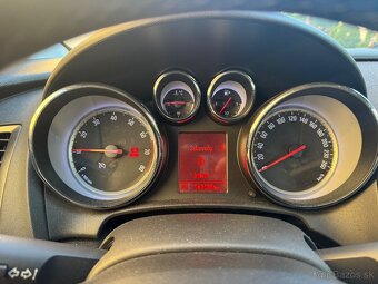 Opel Astra J 1.6T - 6