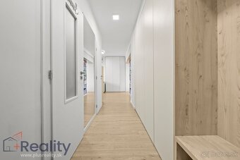 Trojizbový byt v tehlovom bytovom dome na predaj - 6