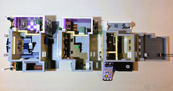 10278 LEGO Police Station - 6