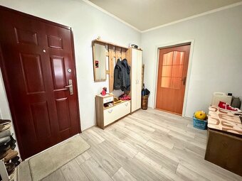 Na predaj veľký 2 izbový byt o výmere 75 m2 Nábrežná ulica - 6