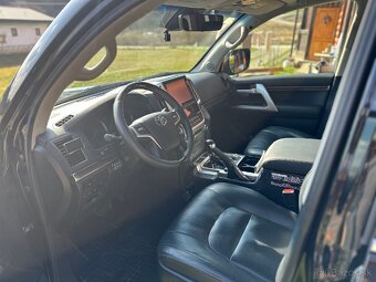 Toyota Land Cruiser Premium 200 - 6