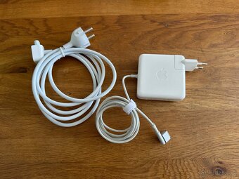 Apple Macbook Pro 13” - 6