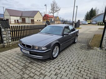 BMW E38 - 6