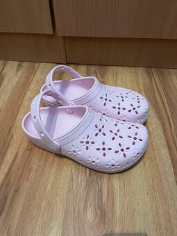Šľapky Crocs ružové - 6