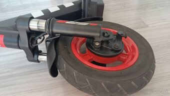 Elektrická kolobežka Aprilia ESR2 - 6
