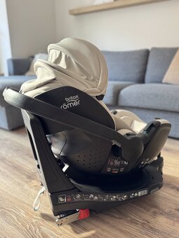 Autosedačka Baby-Safe Pro + základňa Vario Base 5Z - 6