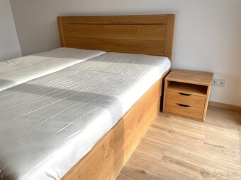 Manželská dubová posteľ 180×200 cm - 6