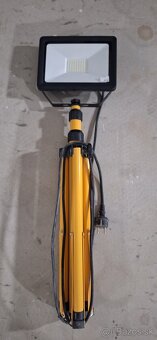 Predám LED Lampu Reflektor DEDRA - 6