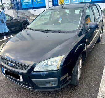 Ford Focus 1.6i - 6