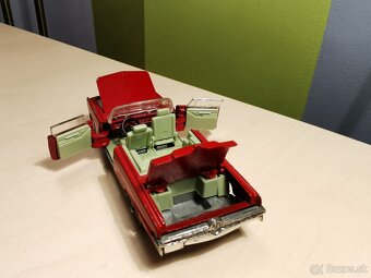 Corgi toys Chrysler Imperial - 6