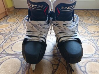 Brankárske korčule CCM Jetspeed FT2, 8,5 D, (užší provedení) - 6