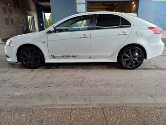 mitsubishi lancer sportback r.v.2012,1,8di,85kw,full,6kvalt - 6