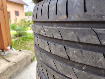 235/40R19 - 6