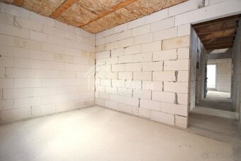 predaj NOVOSTAVBA v obci Rybany s pozem. 835 m² - 6