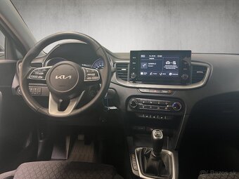 Predám KIA CEED 1,5 T - GDI, M6, Silver + Silver Pack - 6