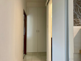Kompletne prerobený 2-izbový byt s balkónom, Komárno - 6