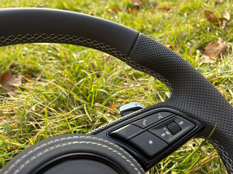 AUDI MULTIFUNKCNY VOLANT ZKOSENY S AIRBAGOM F1 - 6