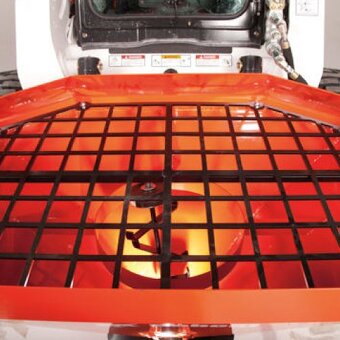 Predám posypové zariadenie na soľ zn. Bobcat. - 6