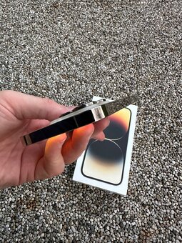 IPhone 14 Pro - baterie 100% - 6