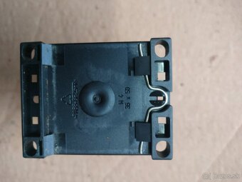 STYKAČ  SIEMENS  a  ABB   cena 4 euro - 6