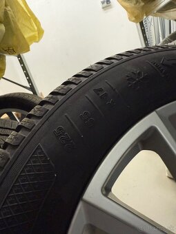 225/55 r17 zimné originál mazda - 6