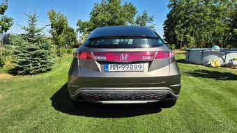 Honda Civic 8 g. - 6