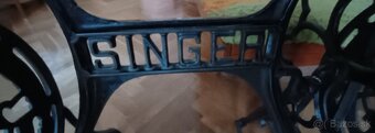 Starožitný plne funkčný šijací stroj zn. SINGER - 6