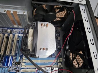 Predám PC Skriňu Antec Three Hundred - 6