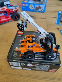 Predám lego 42075 podľa obr, 2v1 záchranné auto. - 6