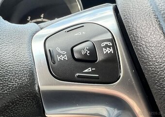Ford Fiesta 1.0i KLIMA VÝHŘEV PŘ. SEDADEL benzín manuál - 6