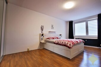 Ponúkame na predaj veľký 2-izbový byt vo Vrakuni - 6