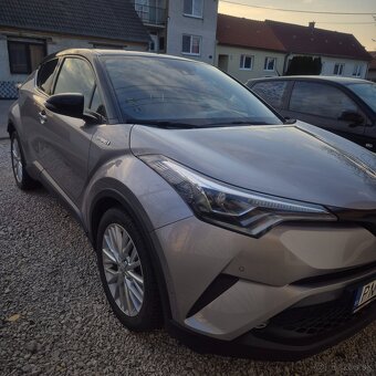 Toyota chr hybrid - 6