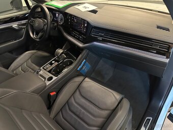 Volkswagen Touareg 3.0 TDI V6 R-Line 4Motion - 6