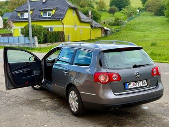 Predám VW Passat Combi B6 2.0 TDI - 6