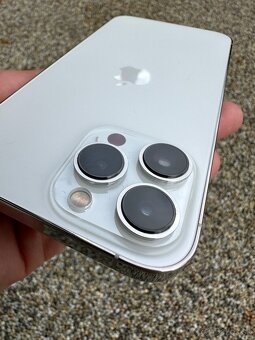 iPhone 13 pro - baterie 100% - 6