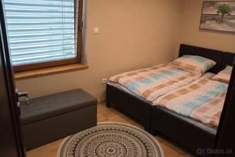 Prenajmem zariadený 3 izbový byt s pozemkom a von. posedením - 6