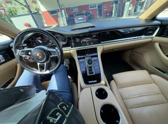 Porsche Panamera gts 2018 - 6
