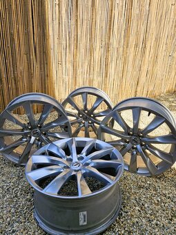 Atraktívne, originálne disky VOLVO - 5x108 R18 - 6