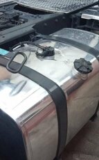 tuhé tvrdé leštiace pasty na kovy - 6