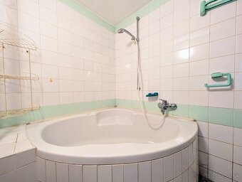 Rodinný dom v obci Smilno - 6