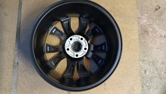 R17 dacia, renault, nissan  5x114,3 mm a iné - 6
