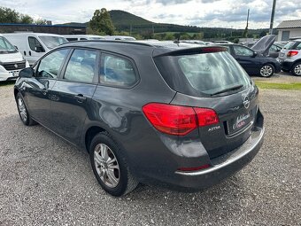 Opel Astra Sport Tourer - 6