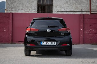 Hyundai i20 1.1 Black - 6
