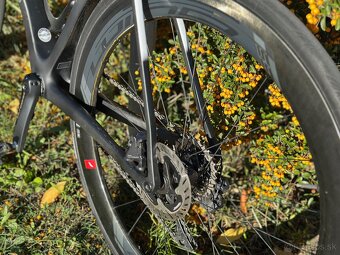Predám cestný bicykel COLNAGO V3Rs 54s (56) - 6
