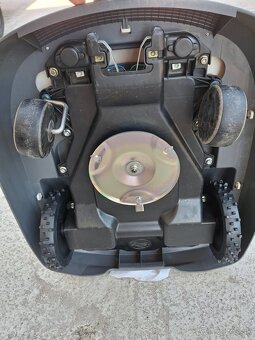 Robotická kosačka Honda Miimo HRM520 - 6