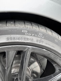 225/40 R19 - 6